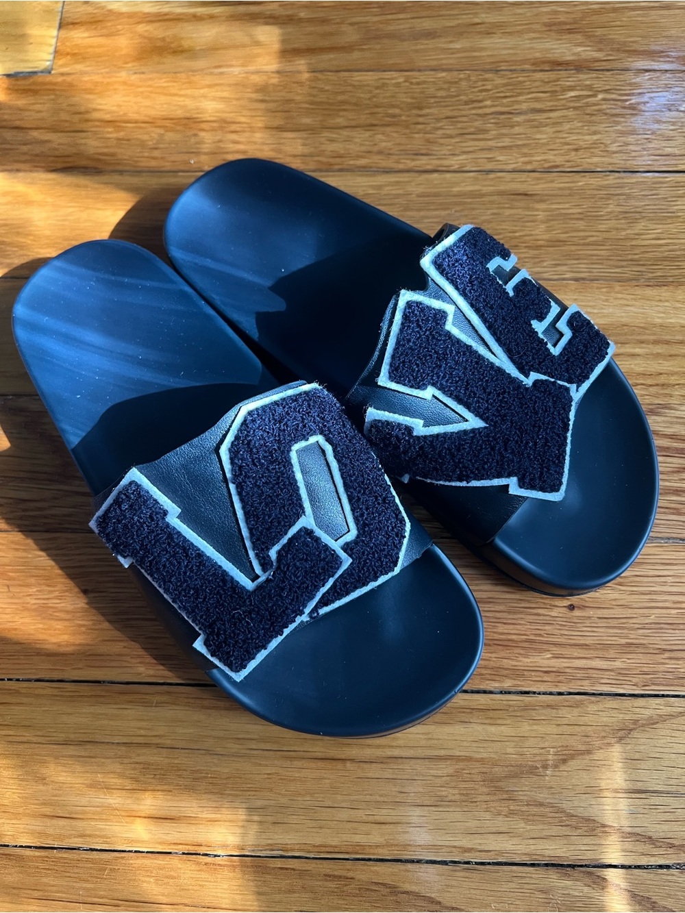 NWOB Tory Burch LOVE Navy Sandals Slides in Size: 5